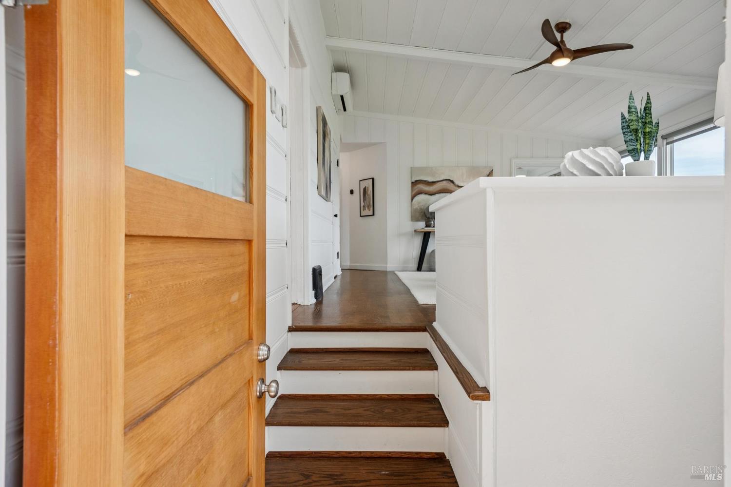 1125 Meadowcrest Drive