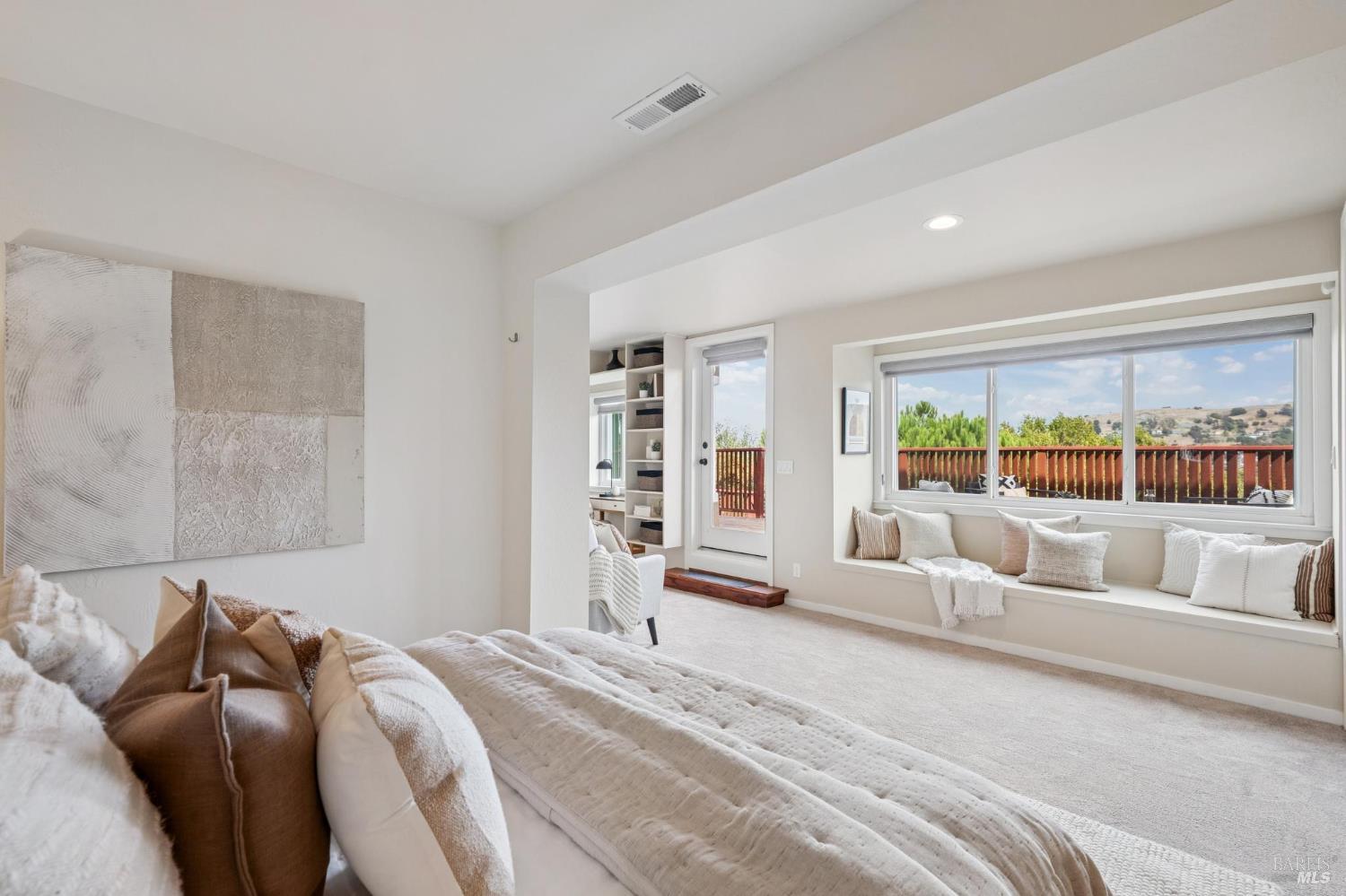 1125 Meadowcrest Drive