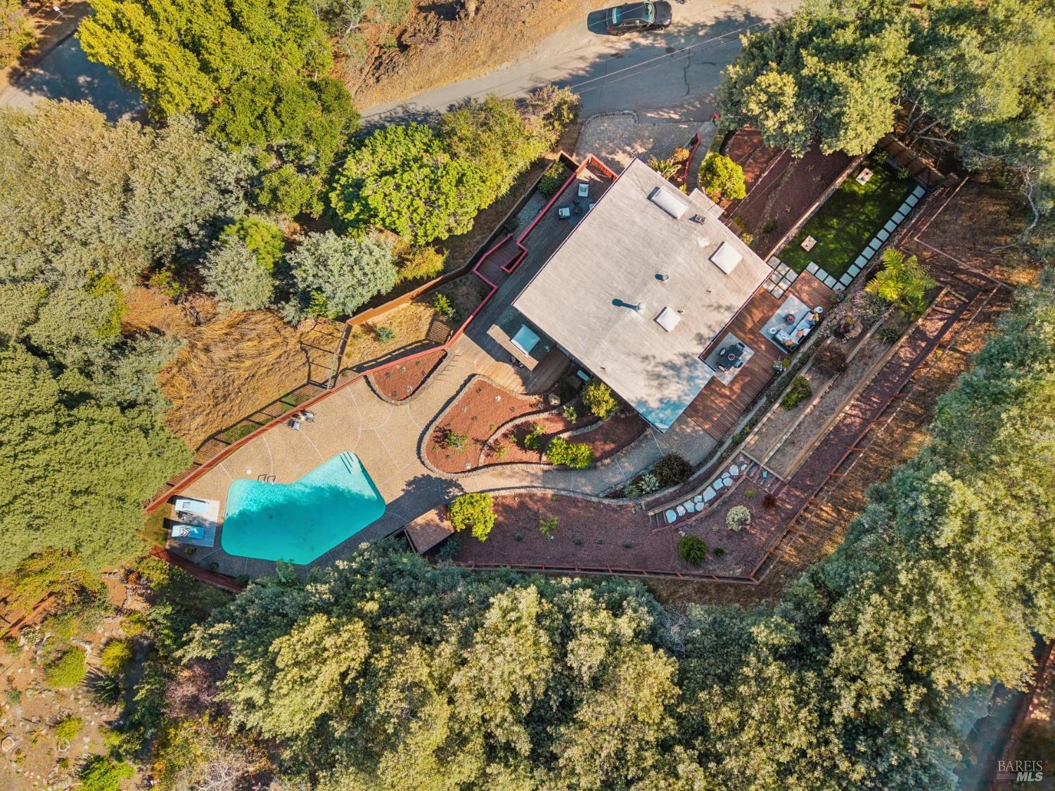1125 Meadowcrest Drive