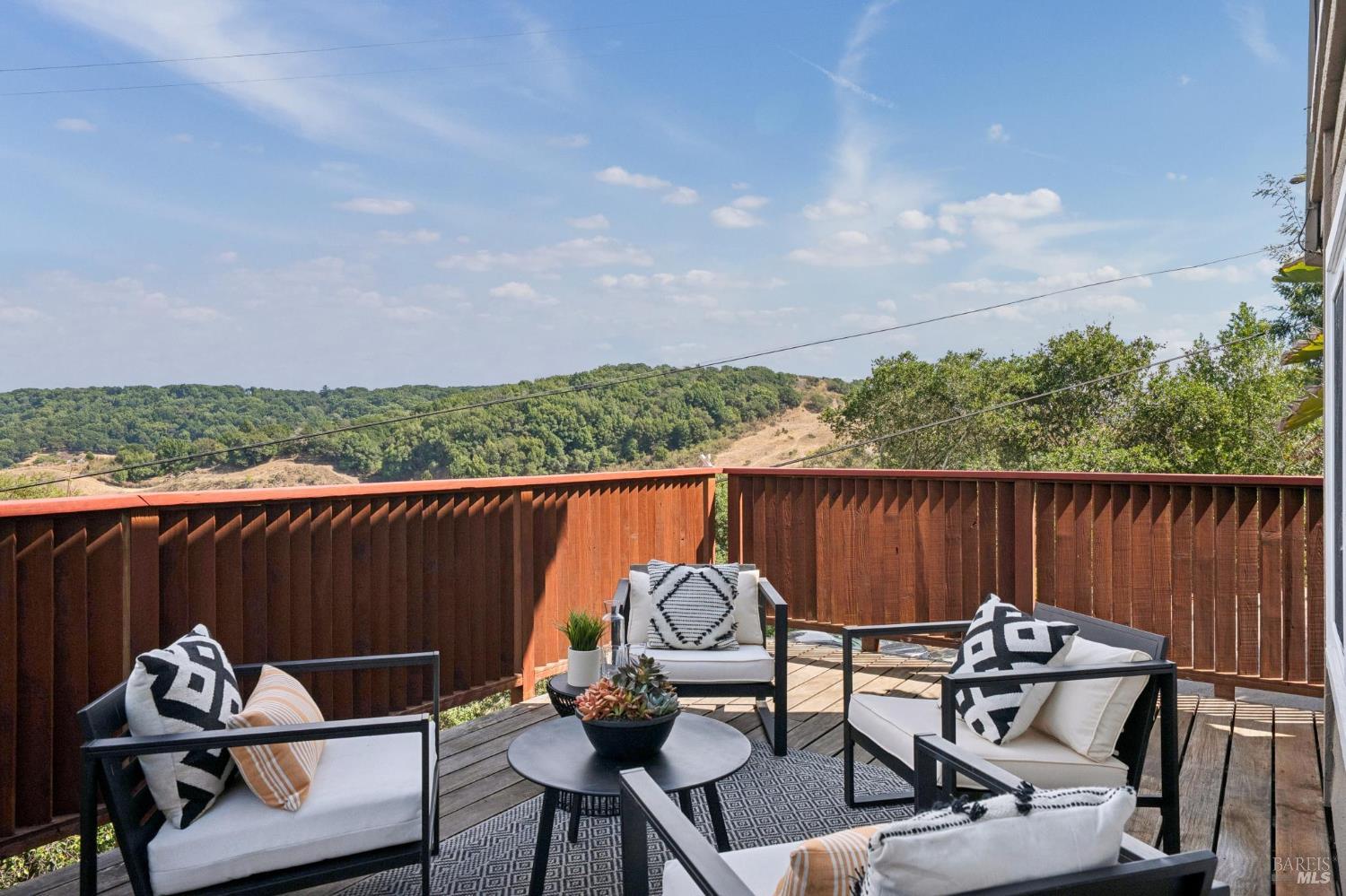 1125 Meadowcrest Drive