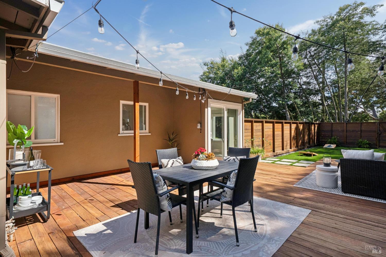 1125 Meadowcrest Drive
