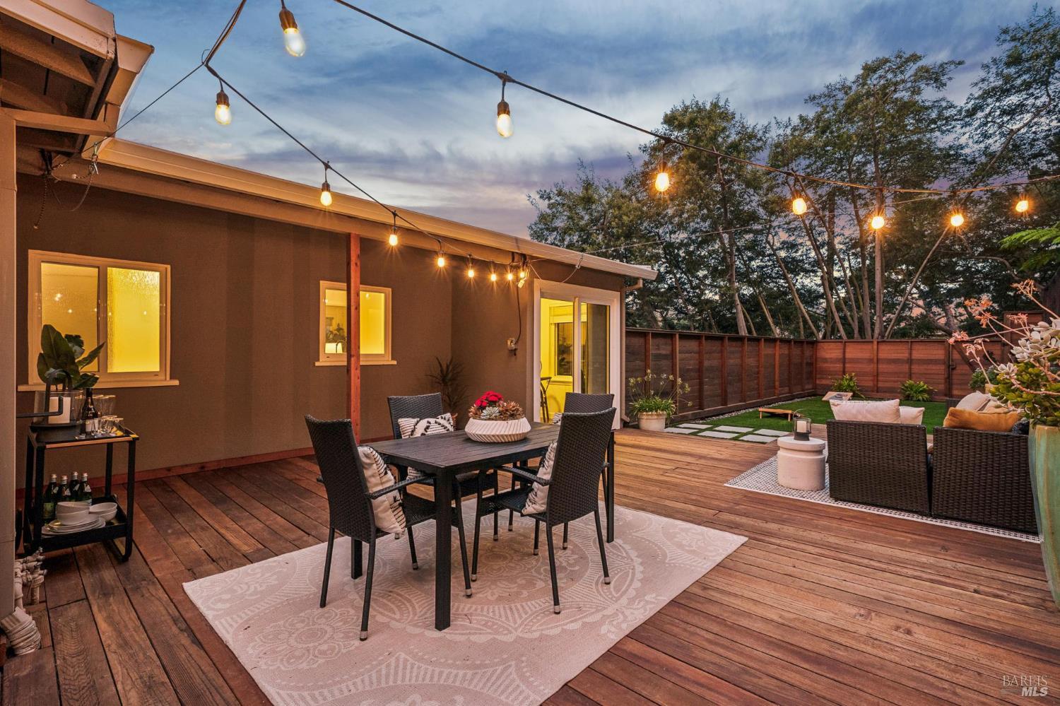 1125 Meadowcrest Drive