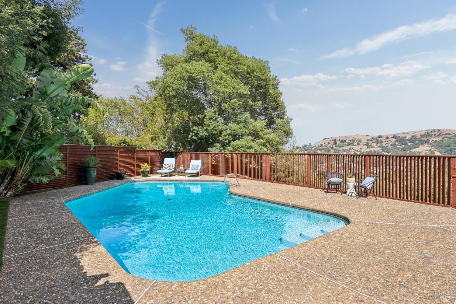 1125 Meadowcrest Drive