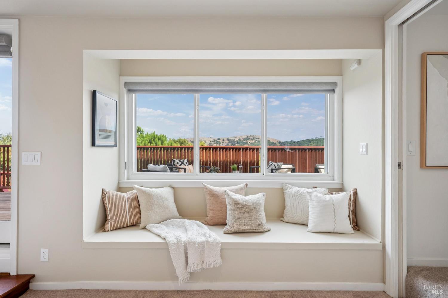 1125 Meadowcrest Drive