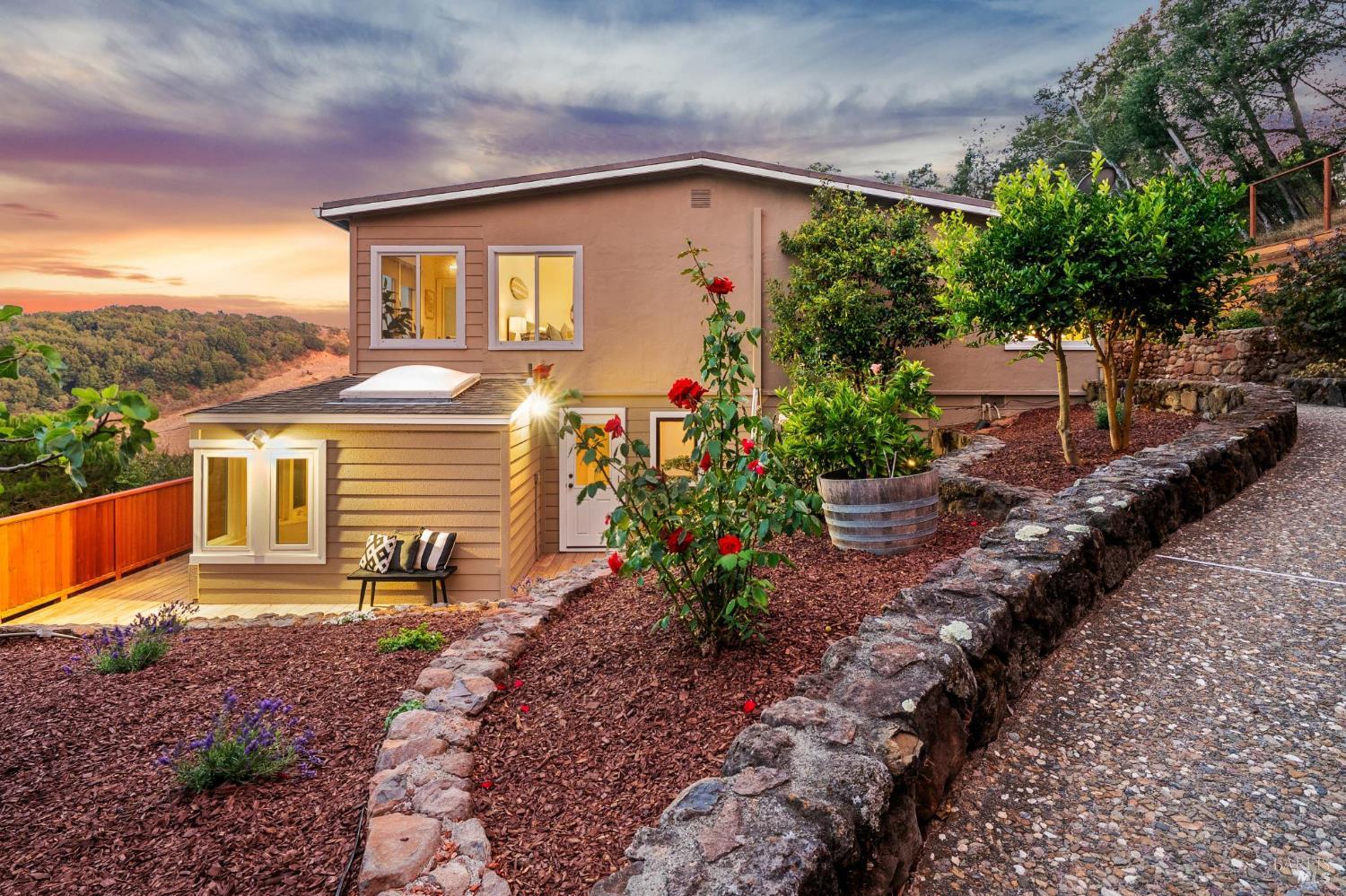 1125 Meadowcrest Drive
