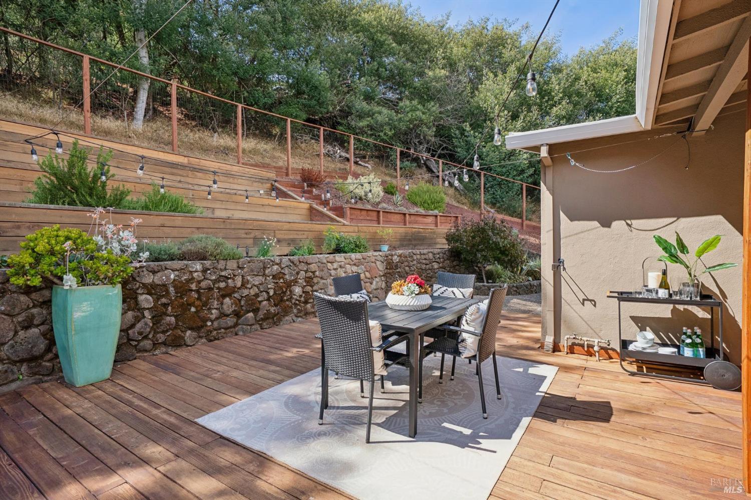 1125 Meadowcrest Drive