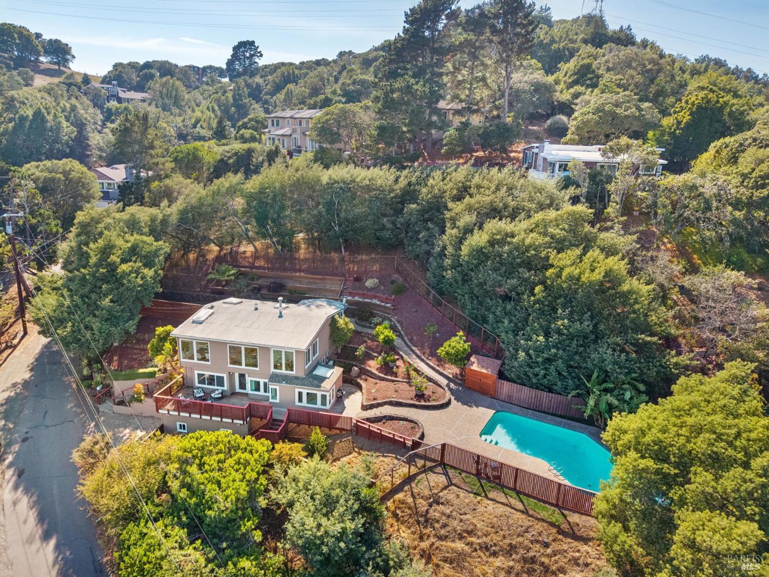 1125 Meadowcrest Drive