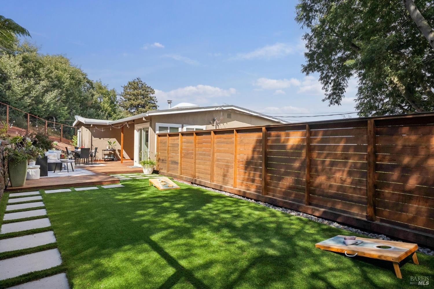 1125 Meadowcrest Drive