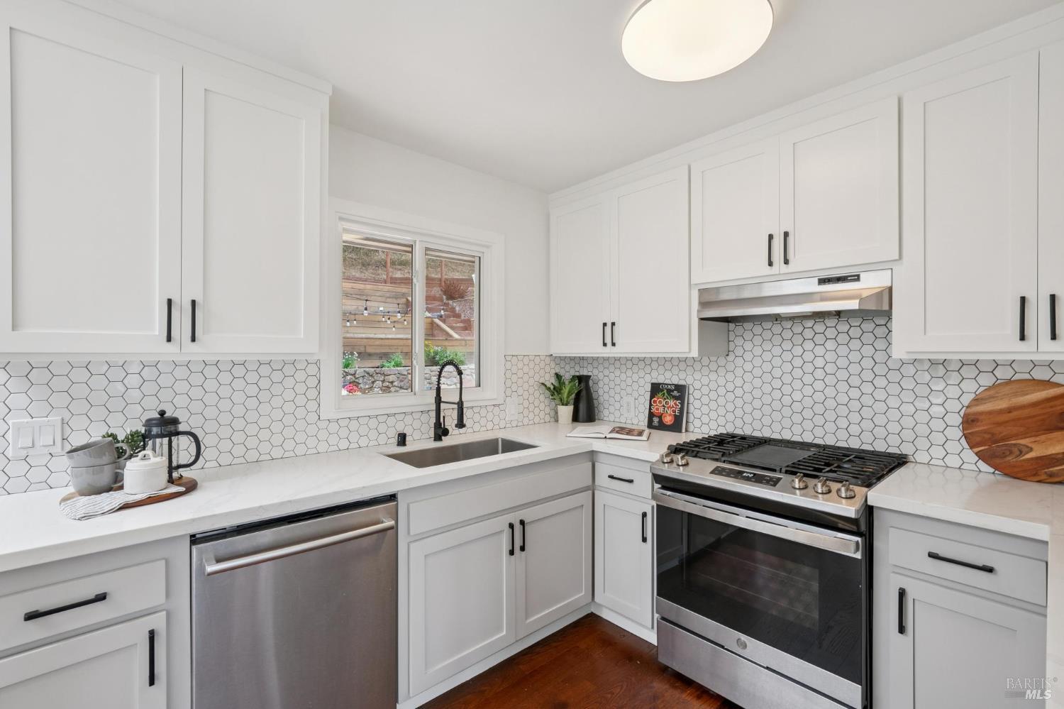 1125 Meadowcrest Drive