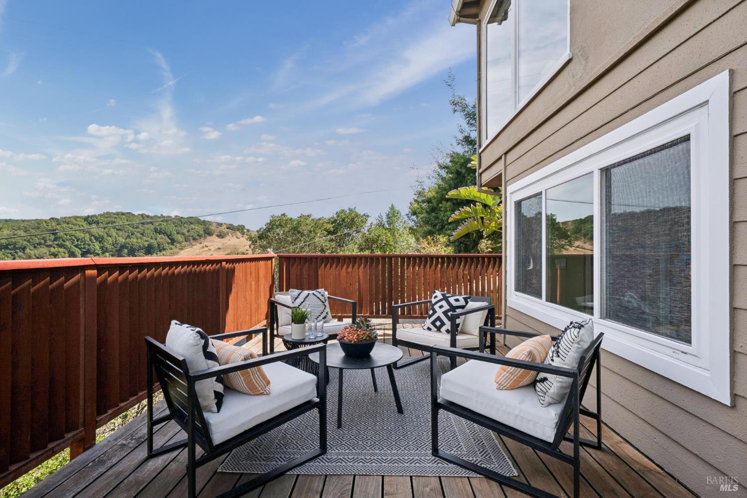 1125 Meadowcrest Drive