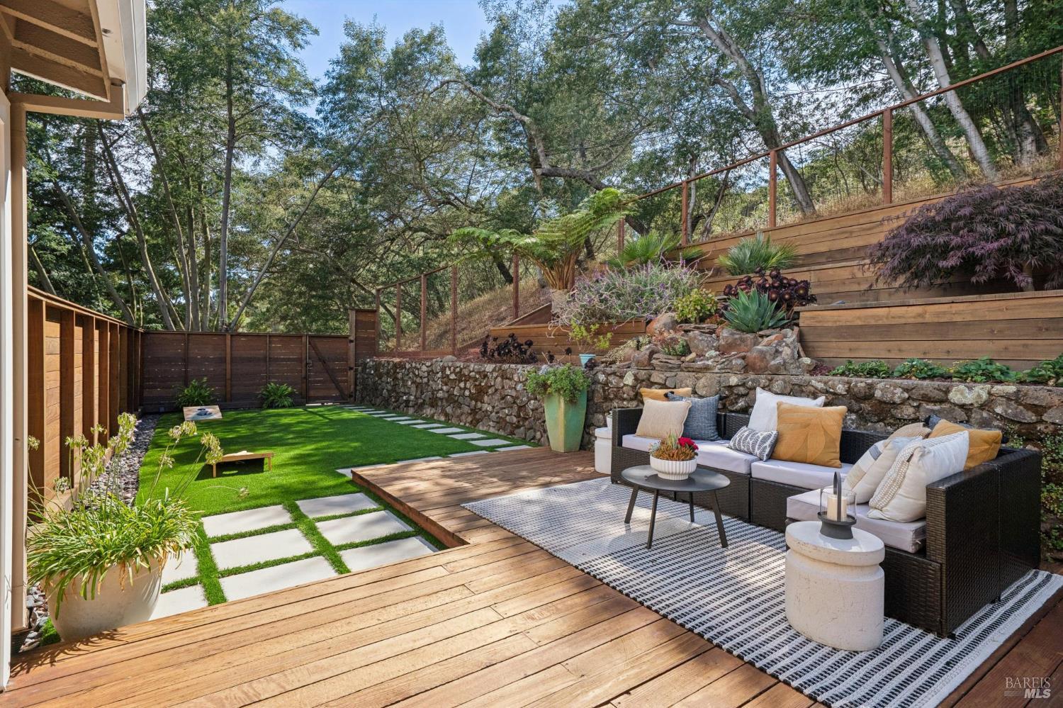 1125 Meadowcrest Drive
