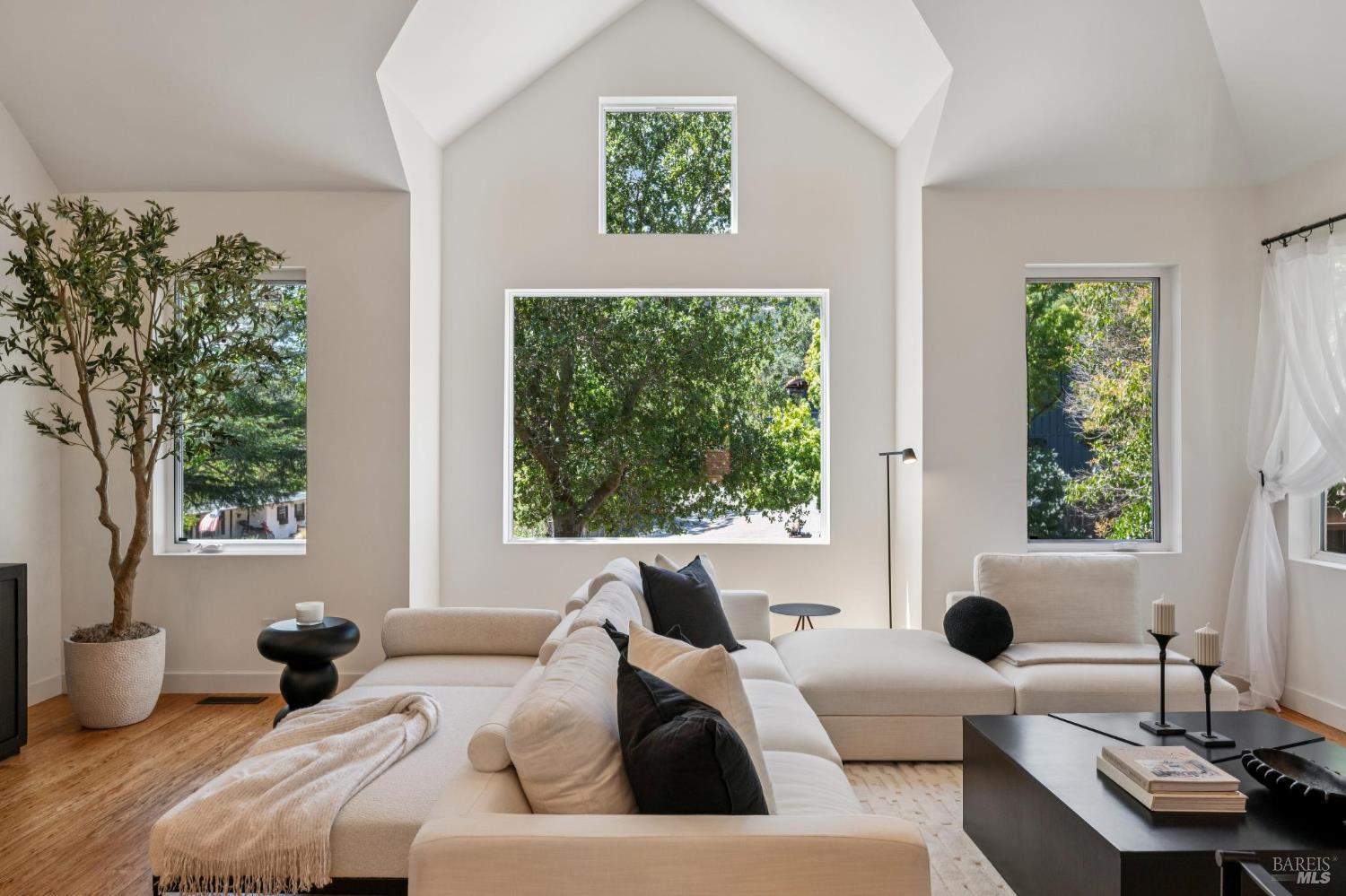30 Oak Knoll Drive