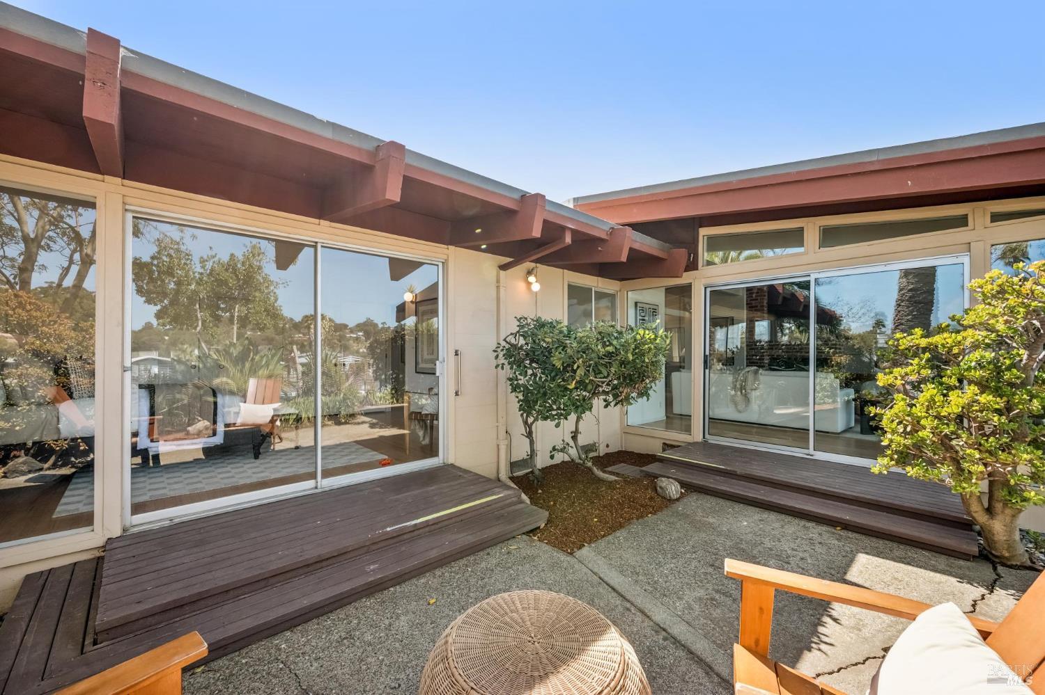 12 Amalfi Place