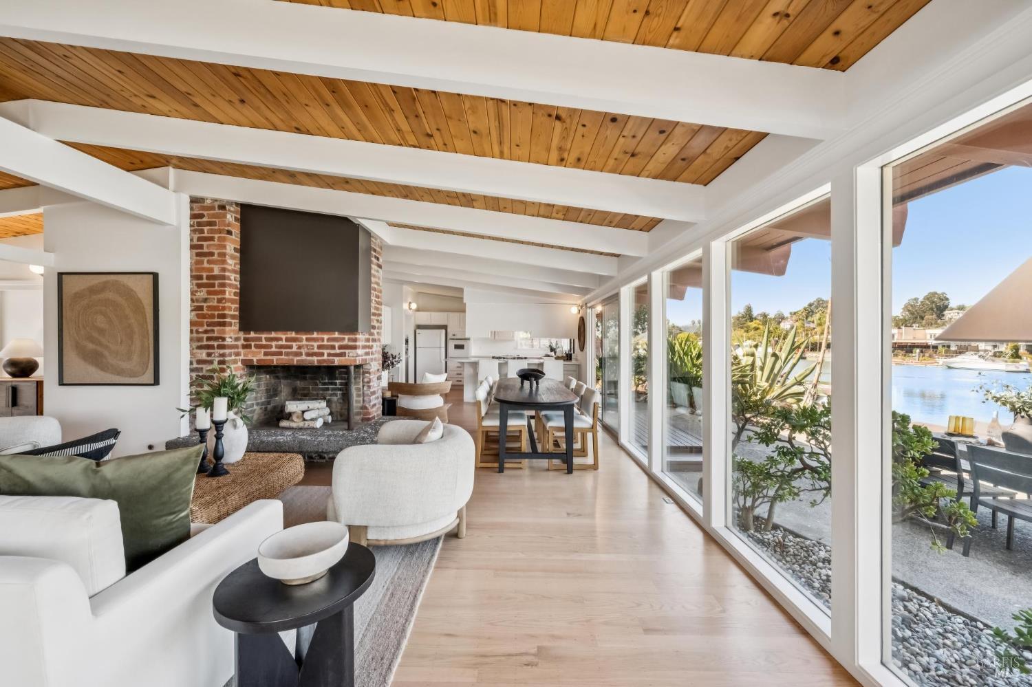 12 Amalfi Place