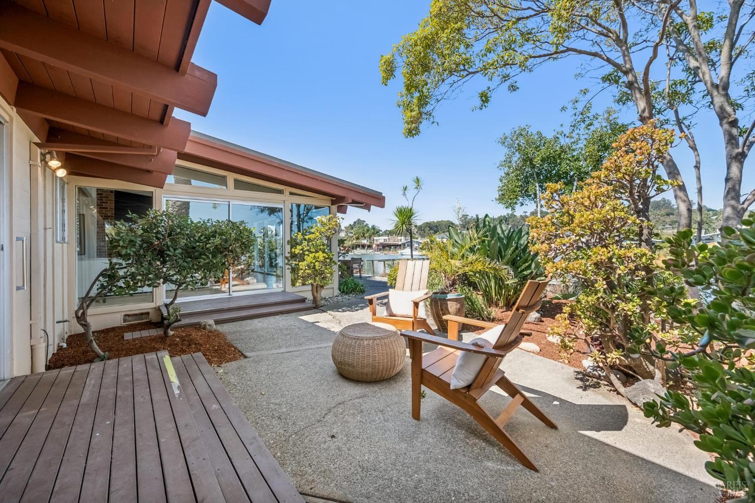 12 Amalfi Place