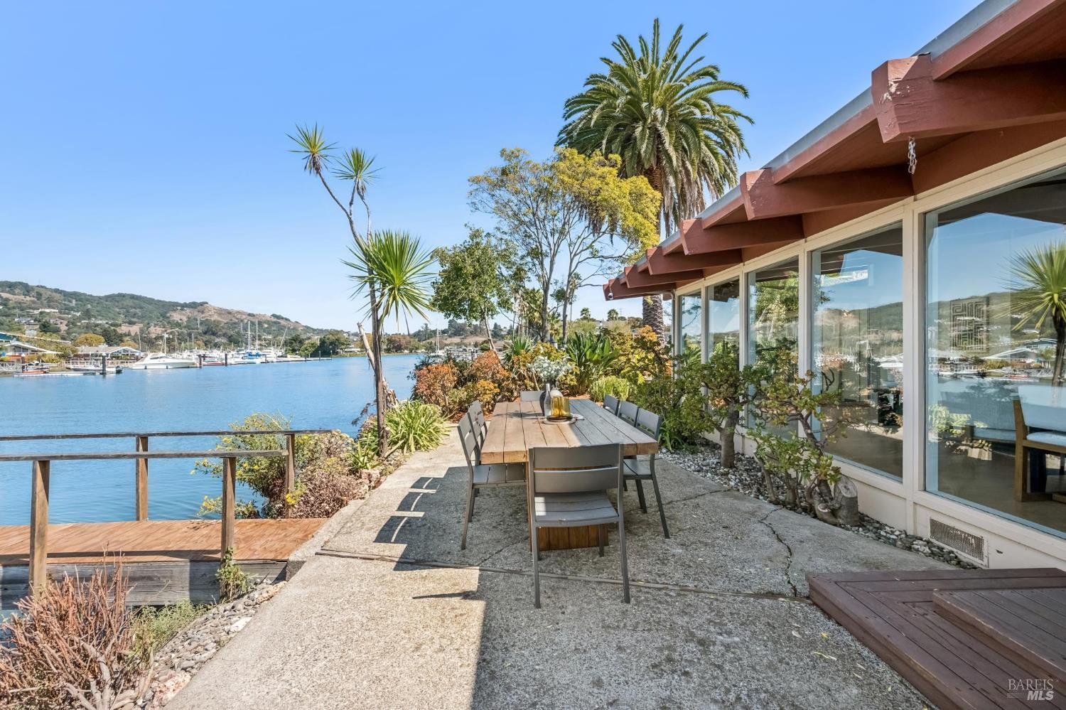 12 Amalfi Place