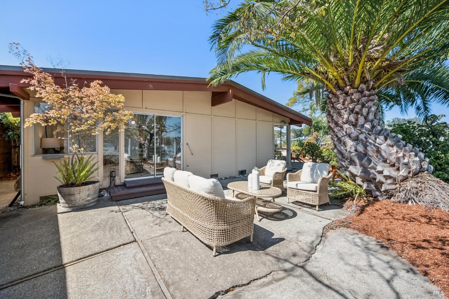 12 Amalfi Place