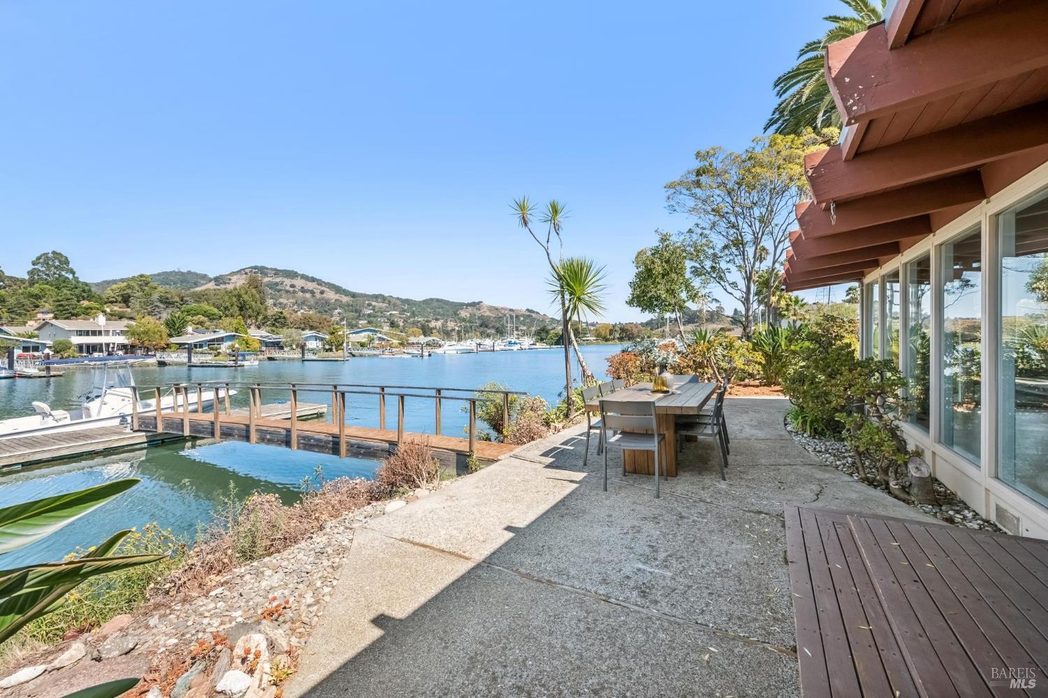 12 Amalfi Place
