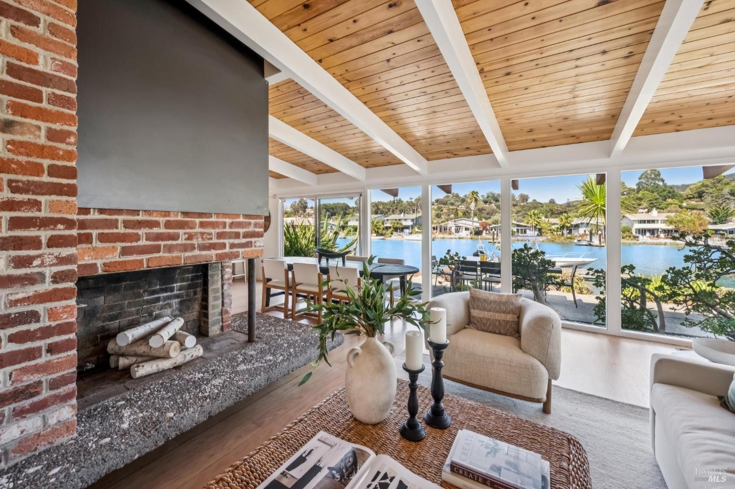 12 Amalfi Place