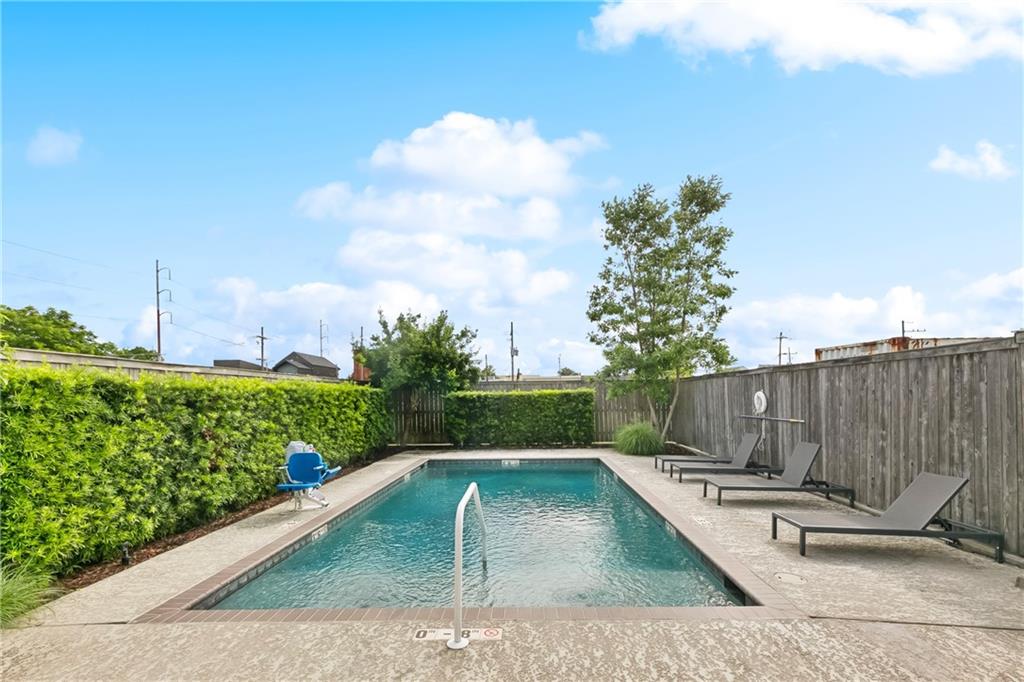 2100 SAINT THOMAS Street 202