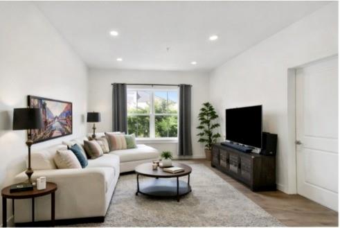 2100 SAINT THOMAS Street 202