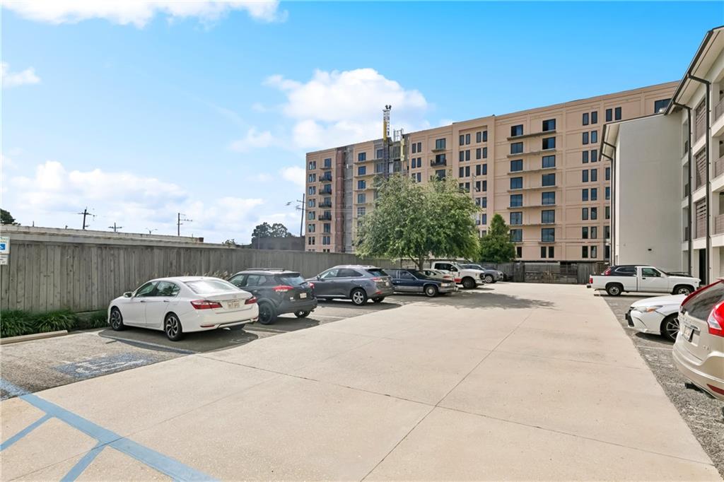 2100 SAINT THOMAS Street 202