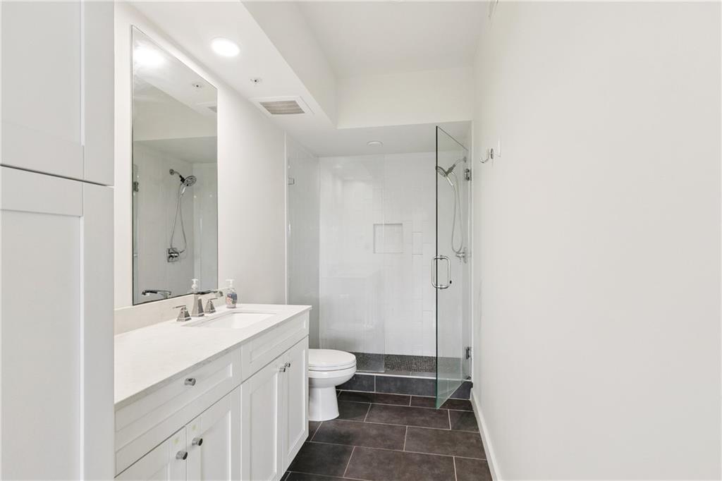 2100 SAINT THOMAS Street 202