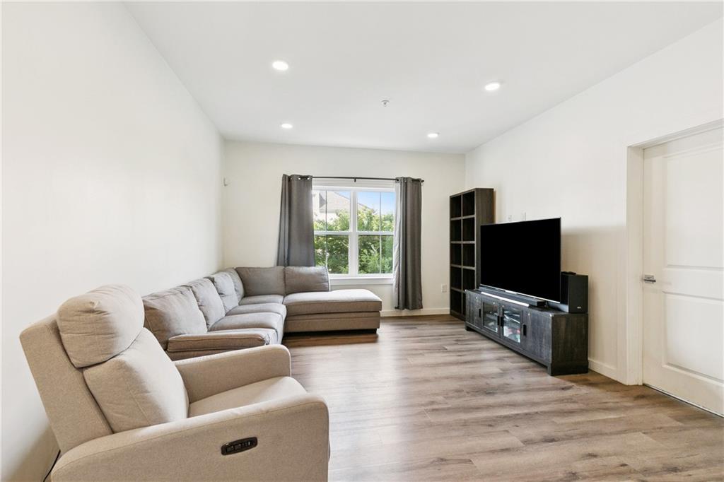 2100 SAINT THOMAS Street 202