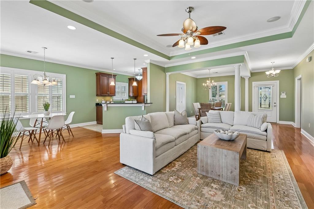 6755 LOUIS XIV Street