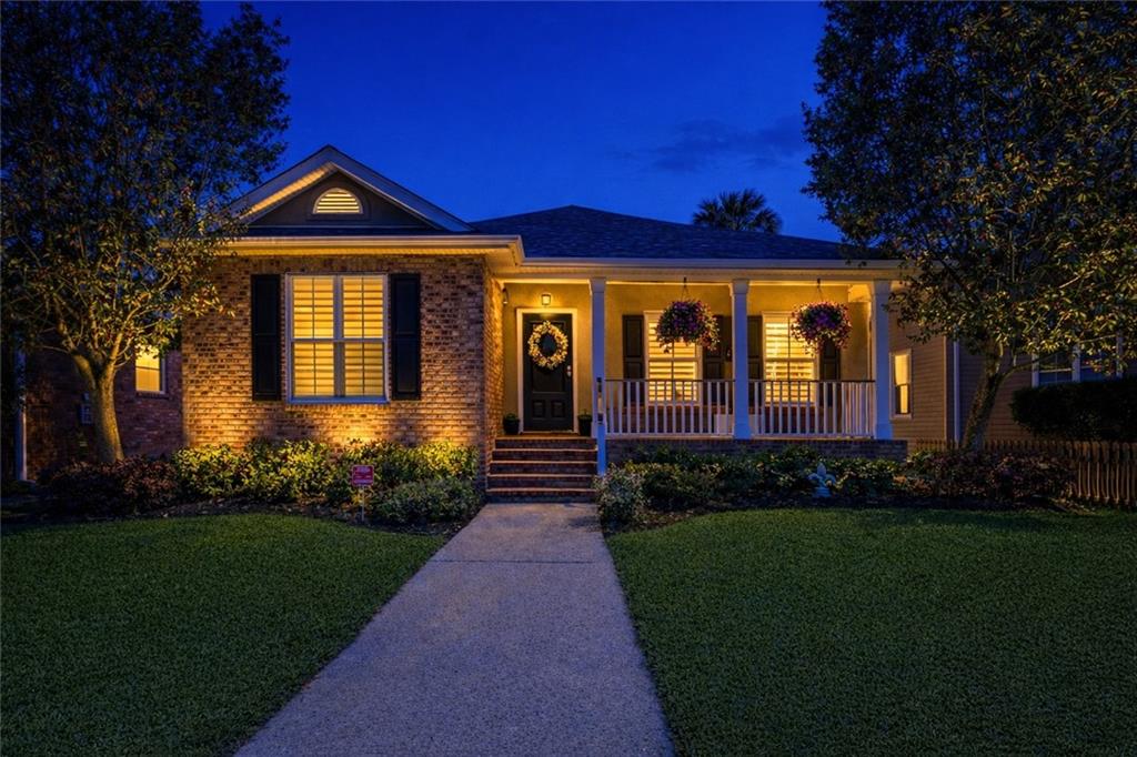 6755 LOUIS XIV Street