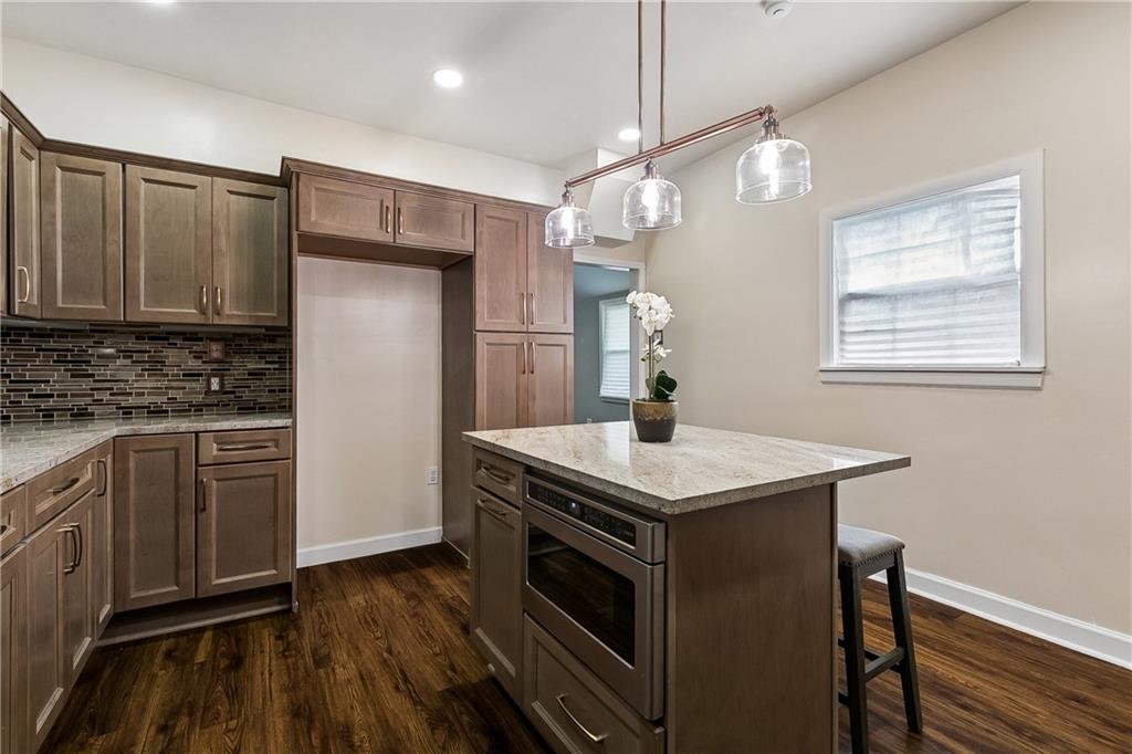 3020 BURDETTE Street