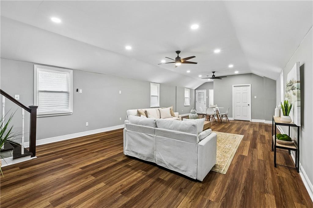 3020 BURDETTE Street