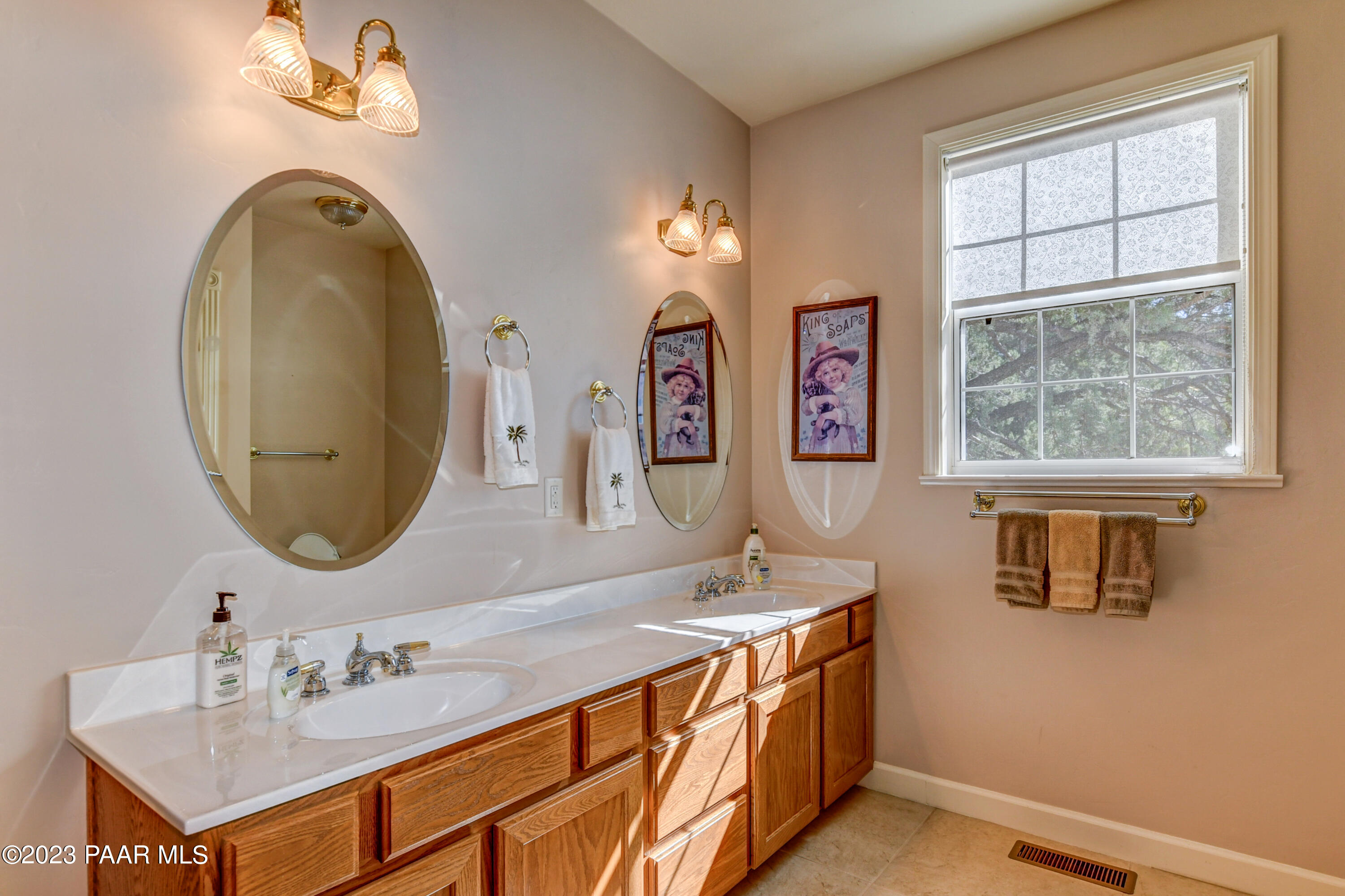 1572 Southpark Circle