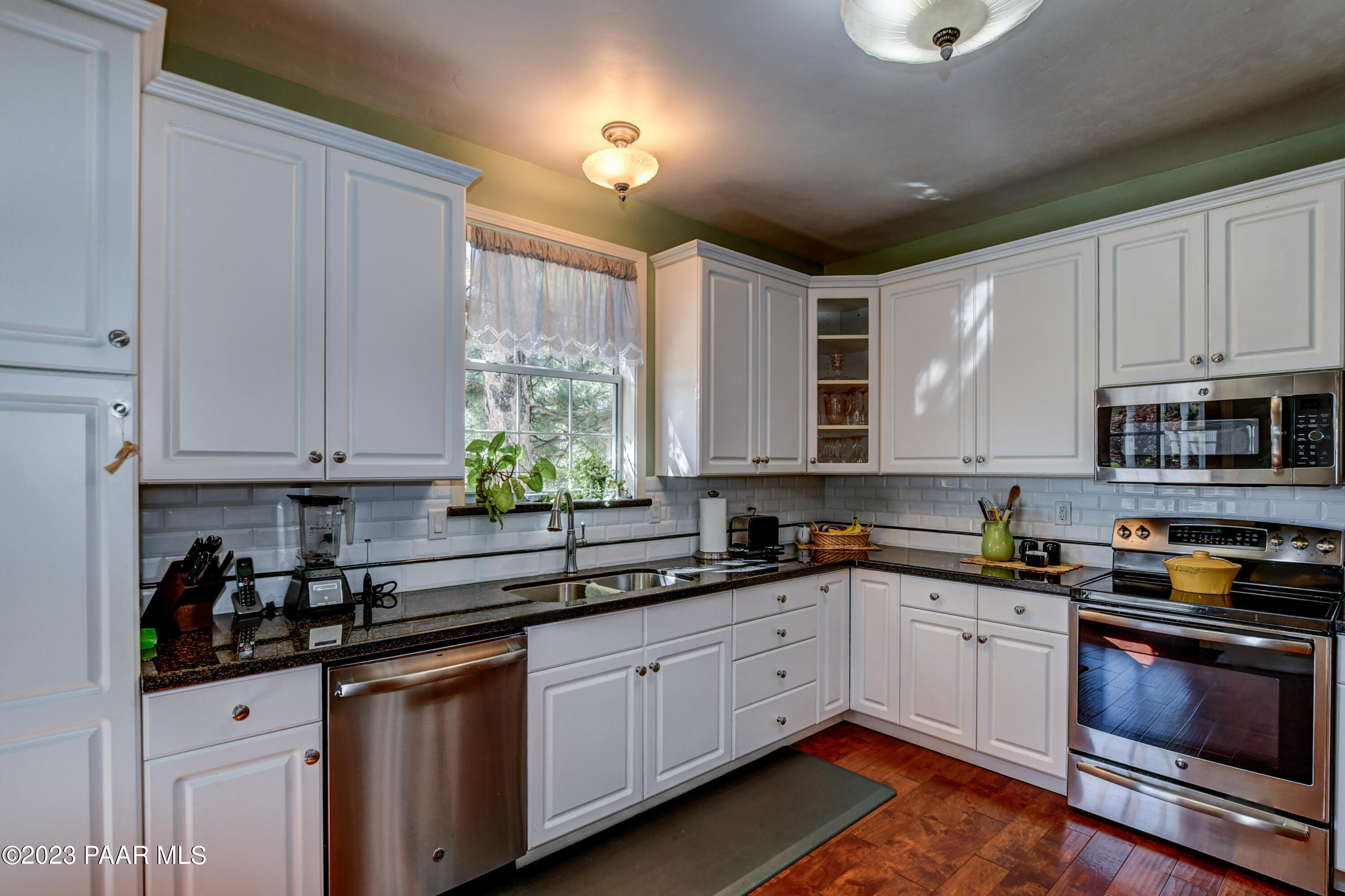 1572 Southpark Circle