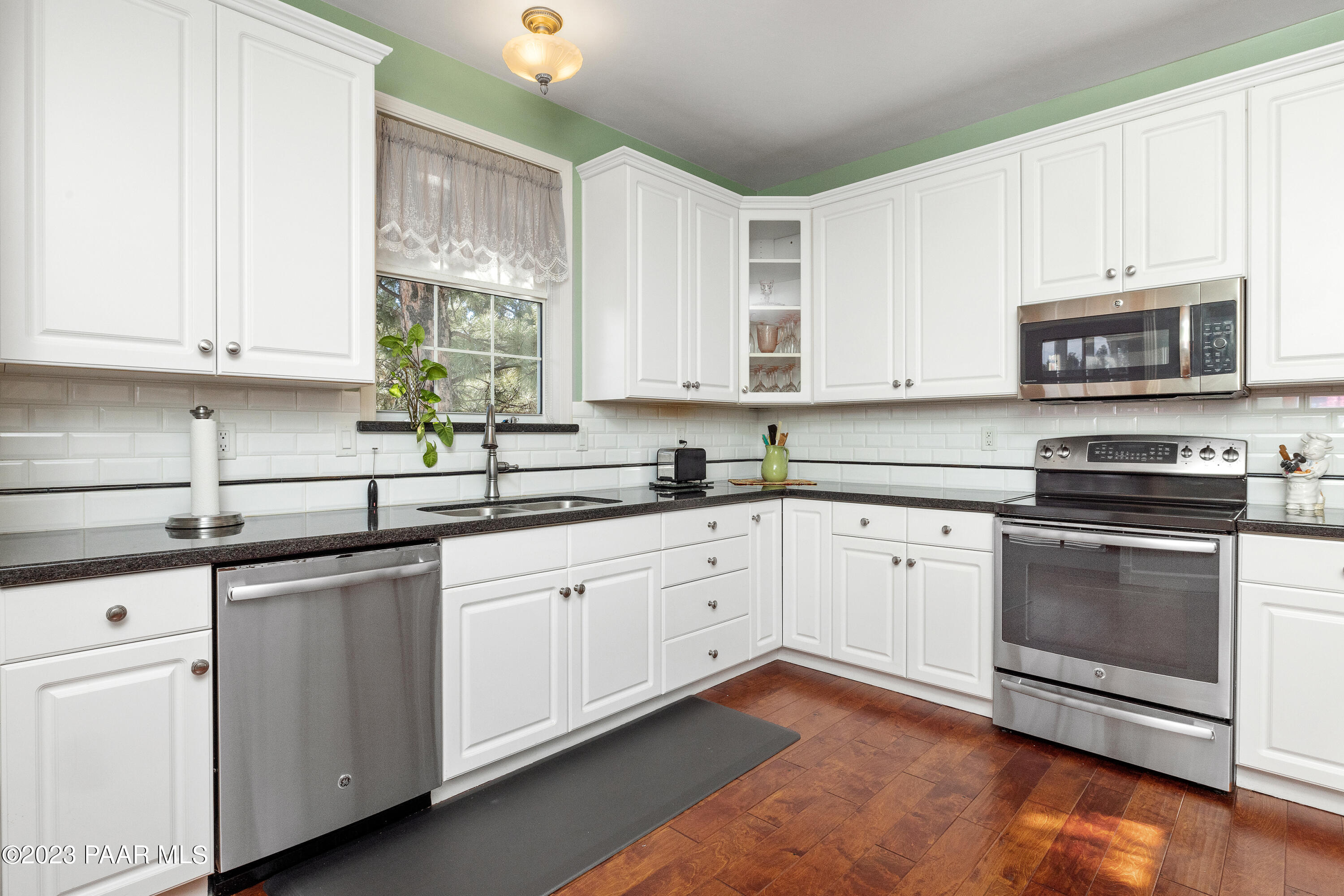 1572 Southpark Circle