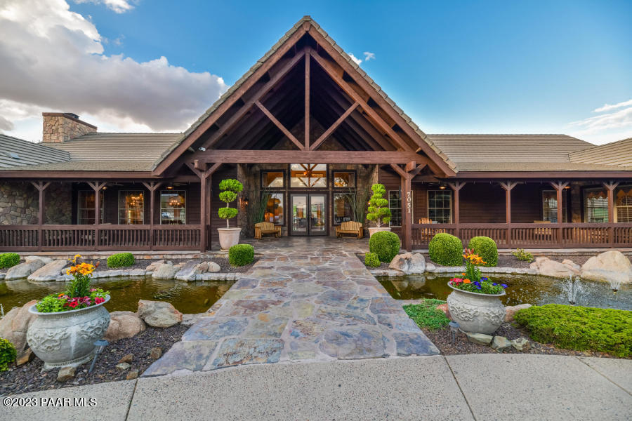 7053 N Clear Sky Court