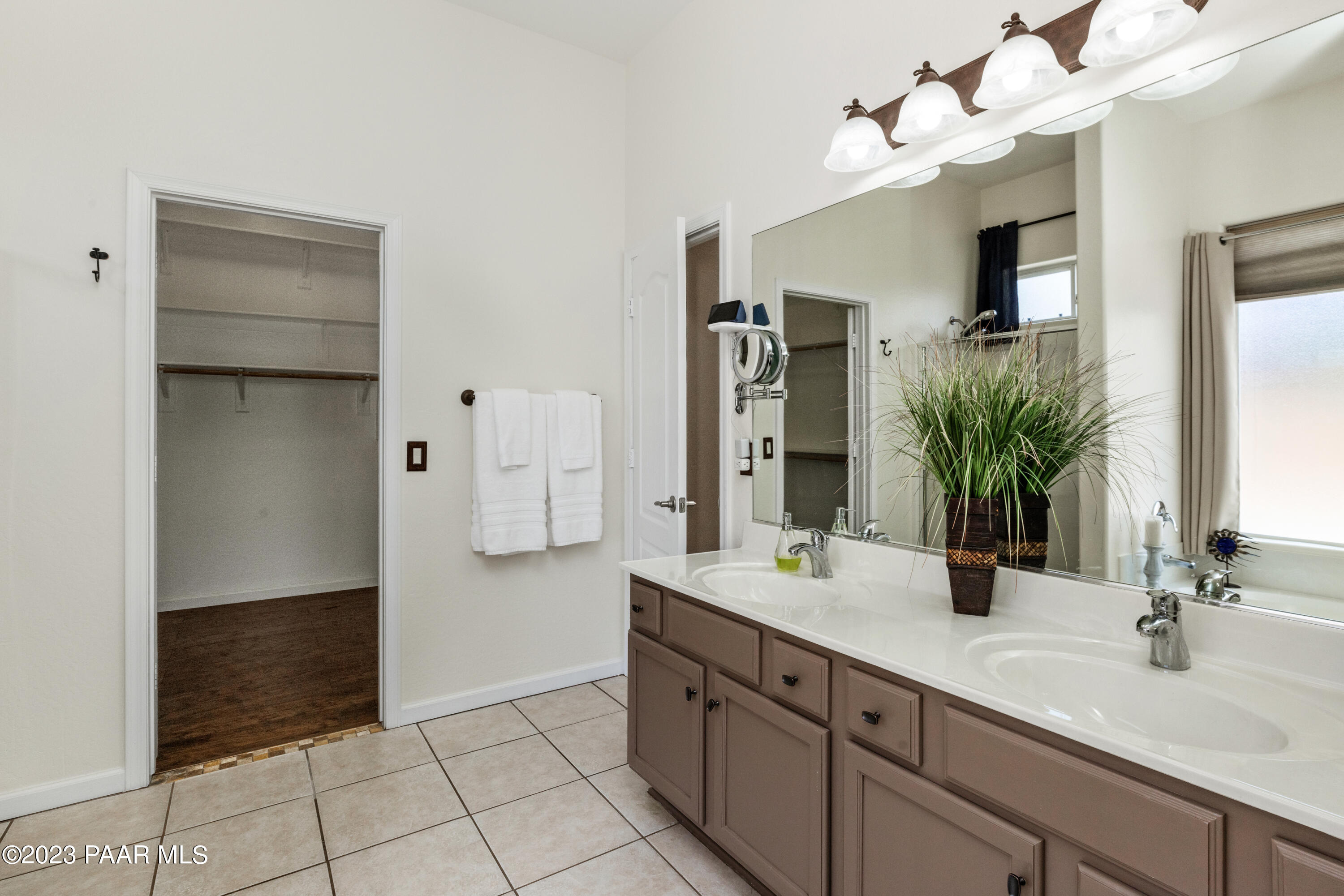 7053 N Clear Sky Court