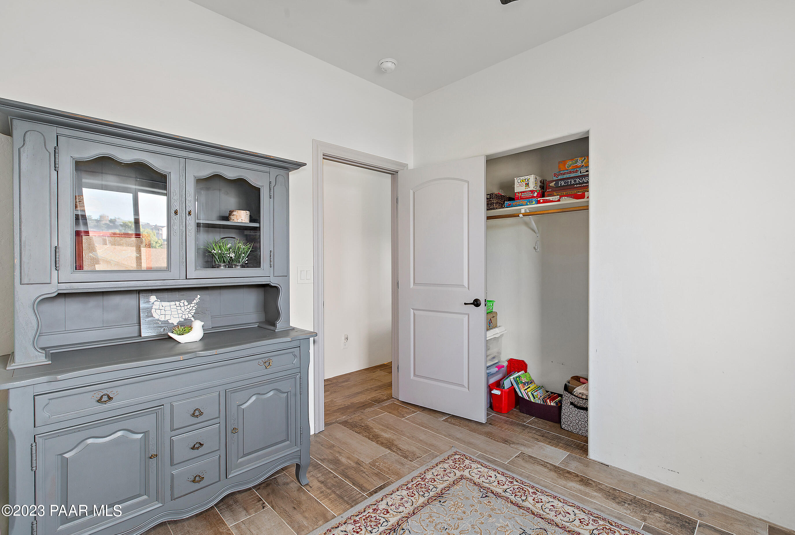 4789 N Sheridan Lane