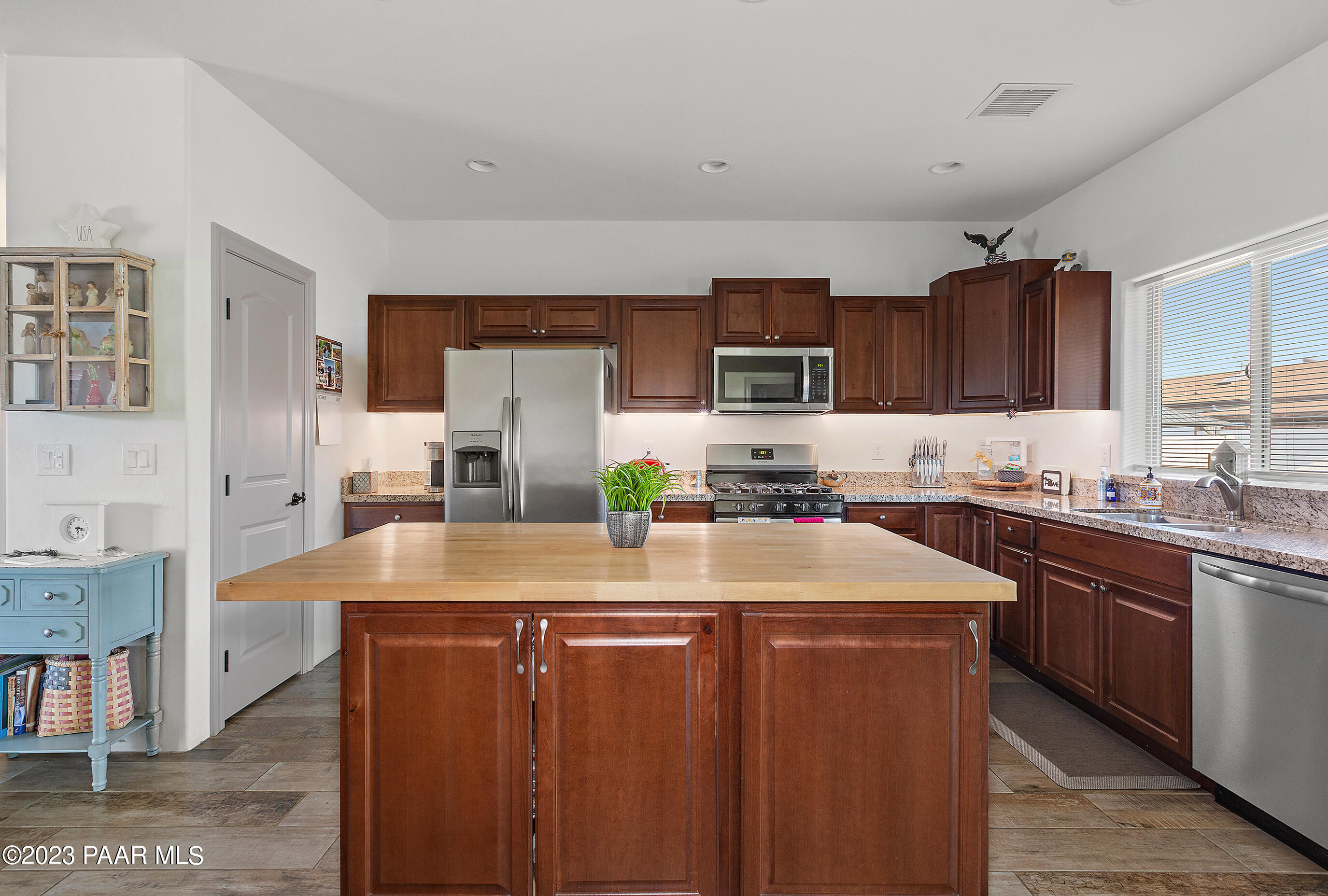 4789 N Sheridan Lane