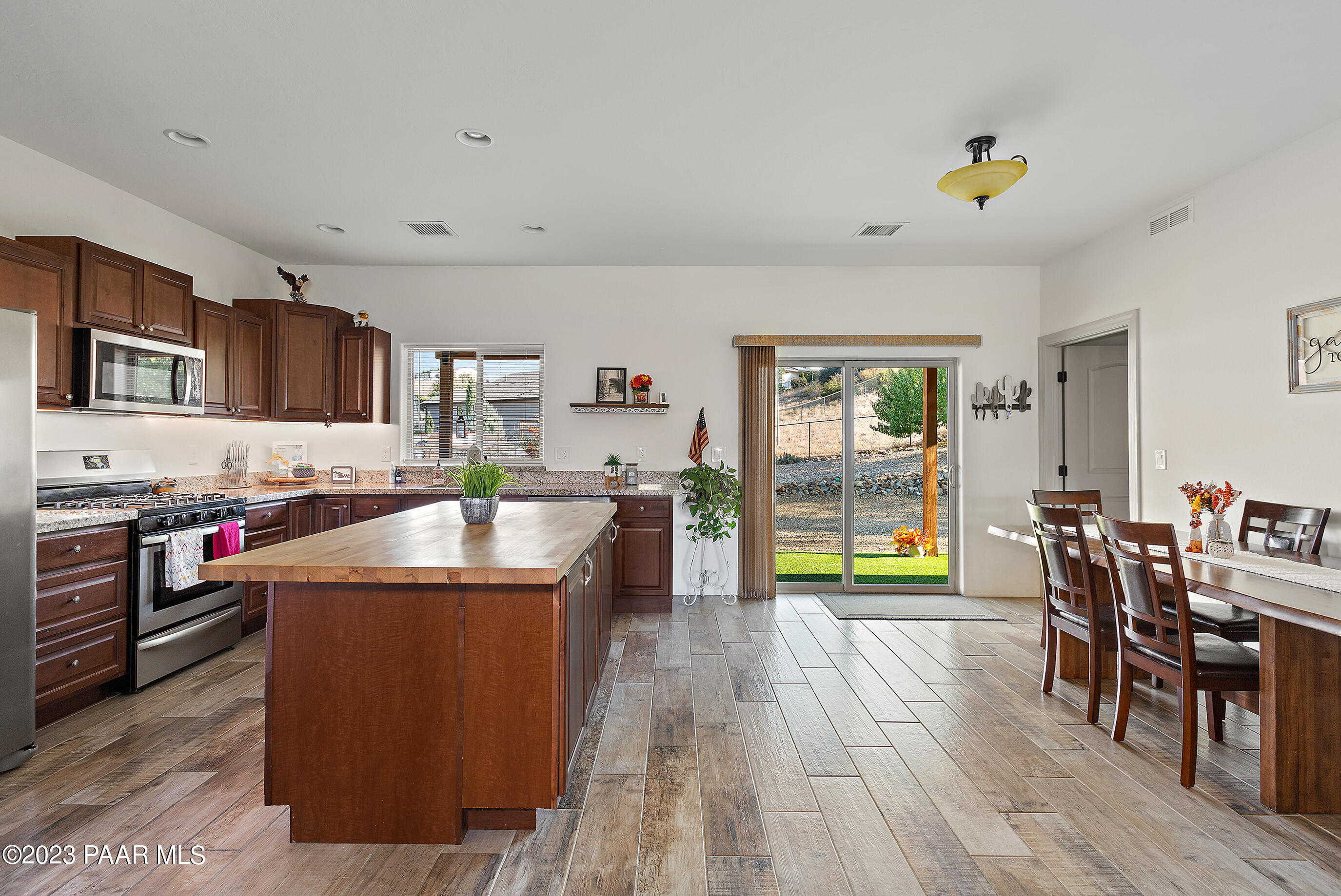 4789 N Sheridan Lane