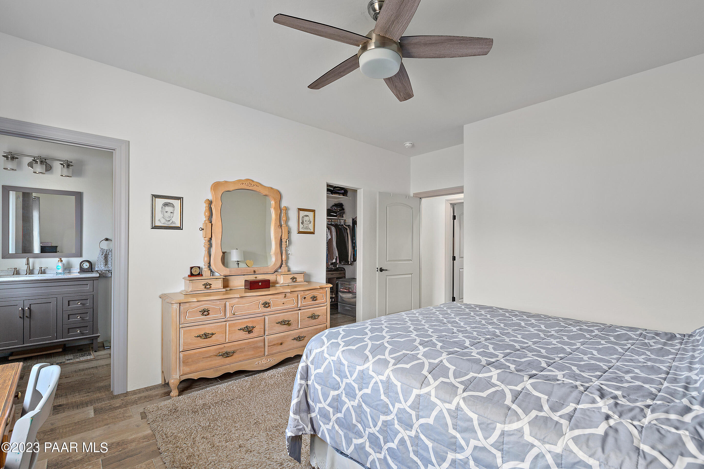 4789 N Sheridan Lane