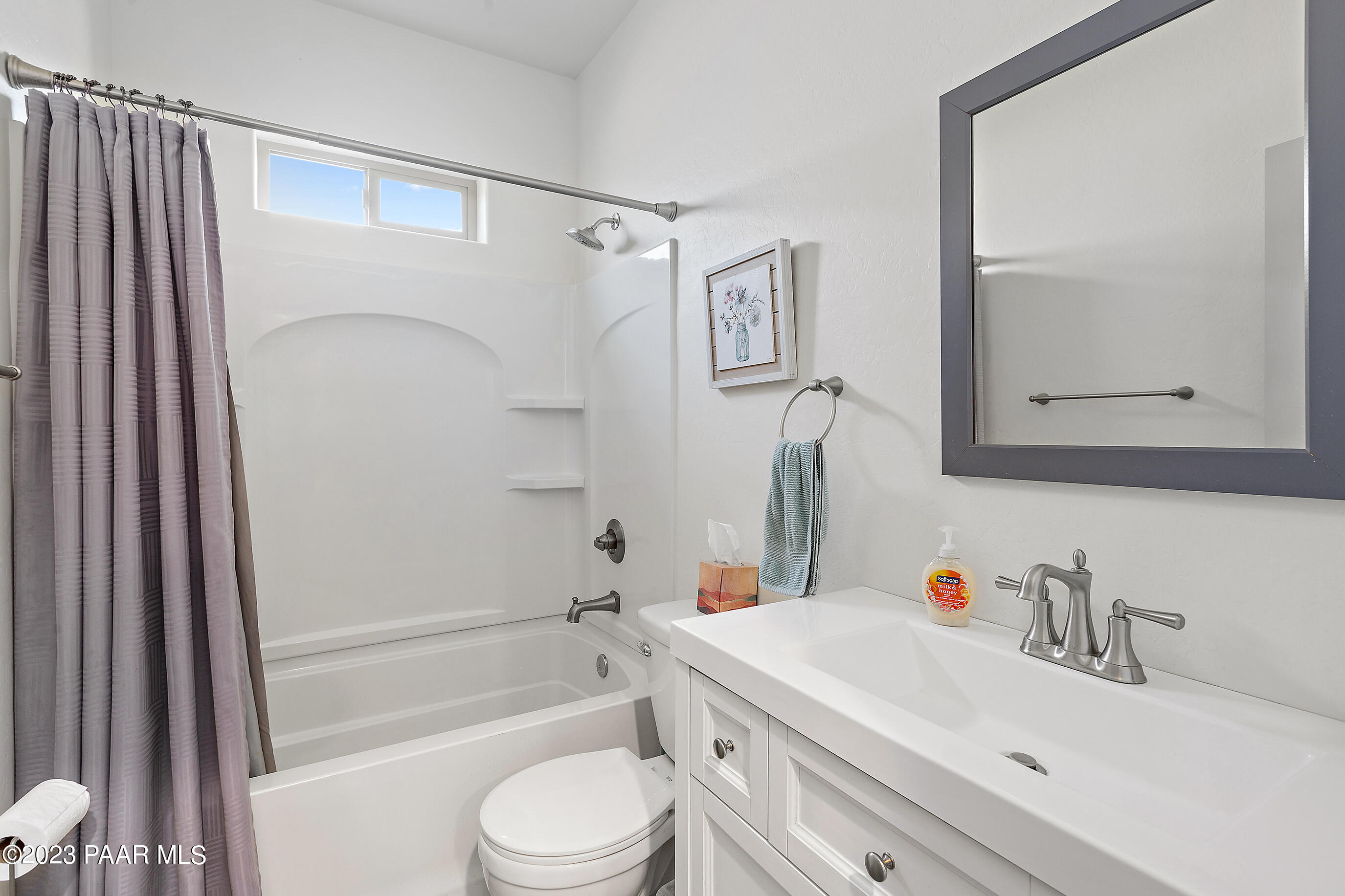 4789 N Sheridan Lane