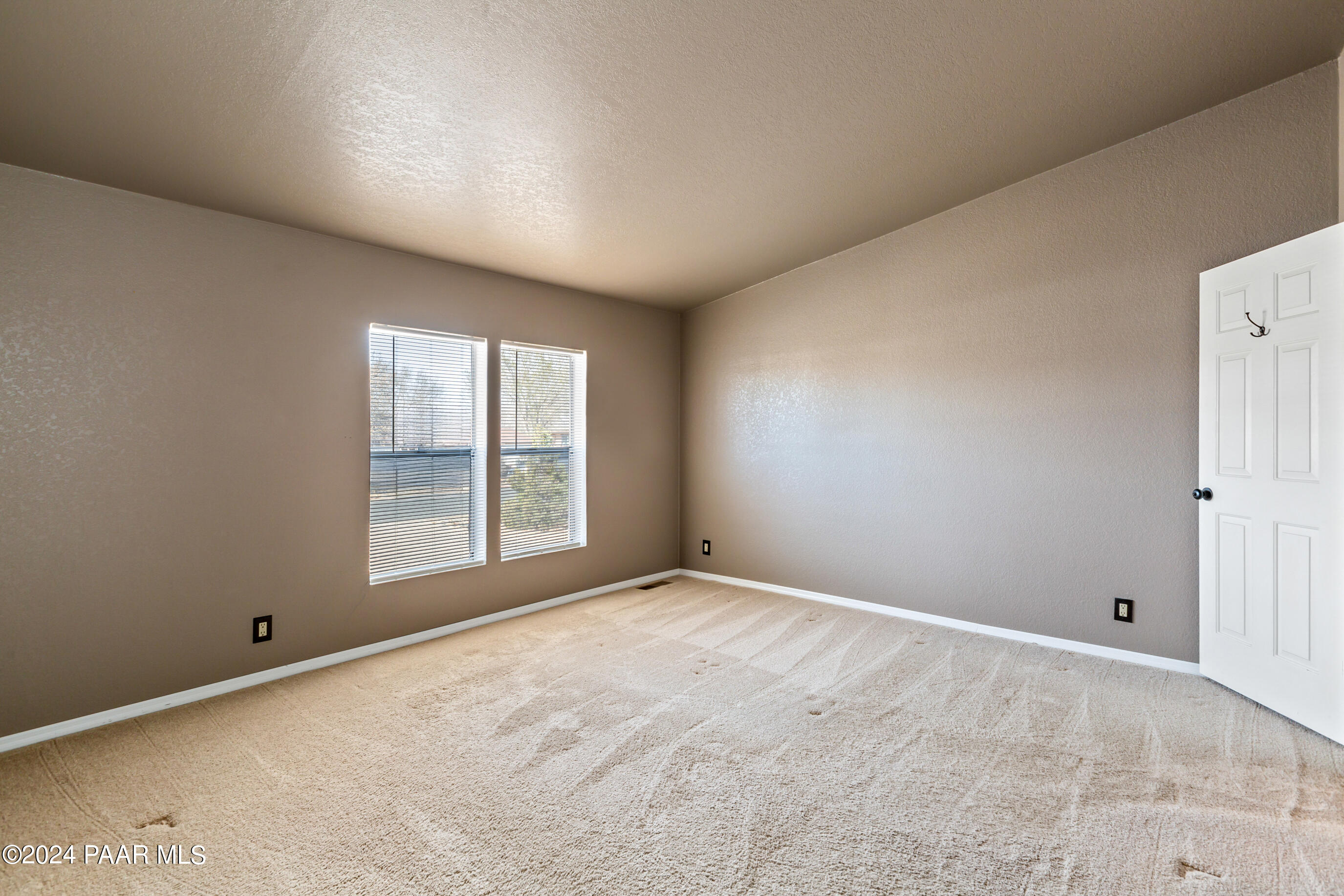 6295 N Moonlight Way