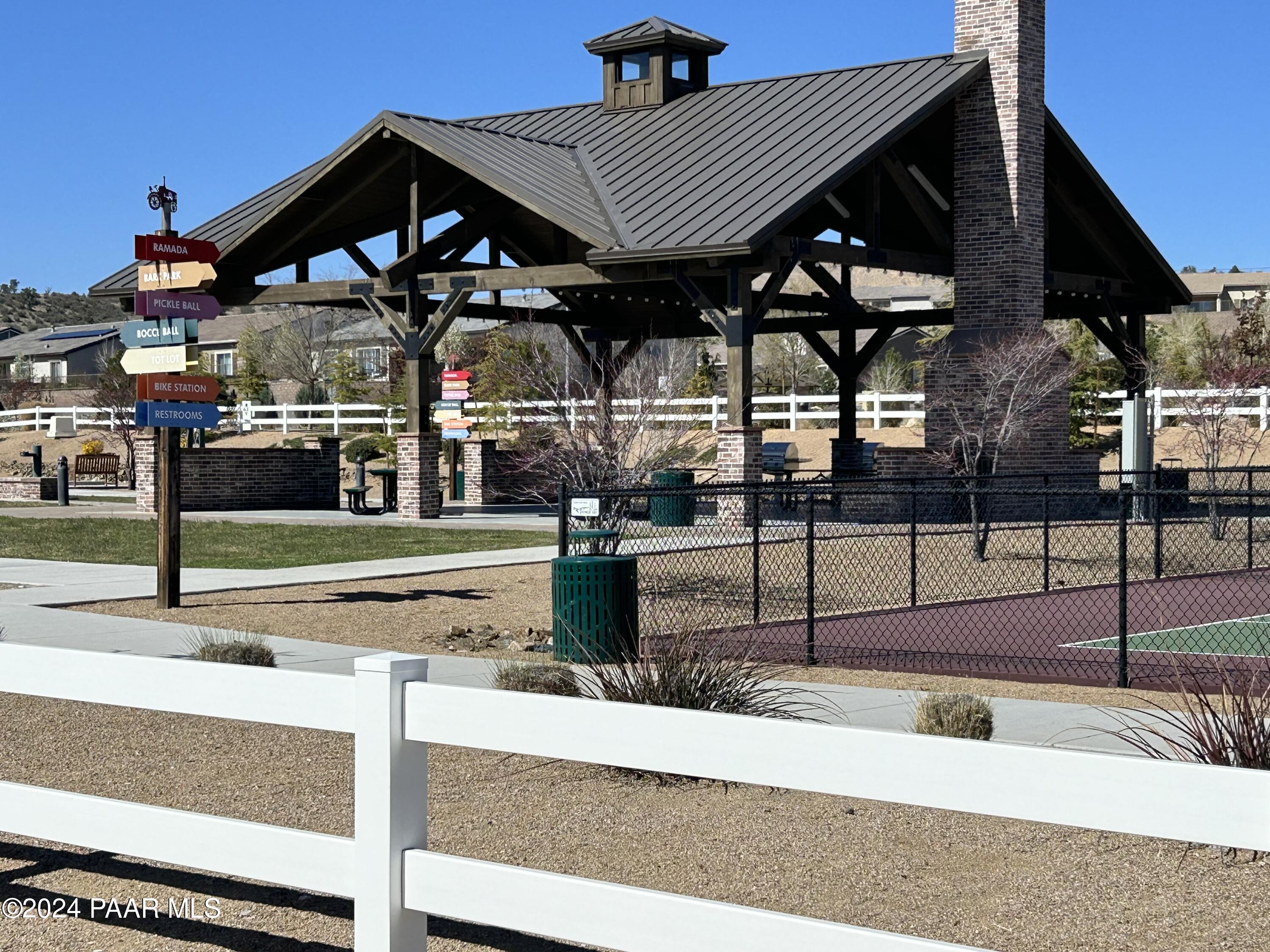 5349 Autumn Leaf Lane