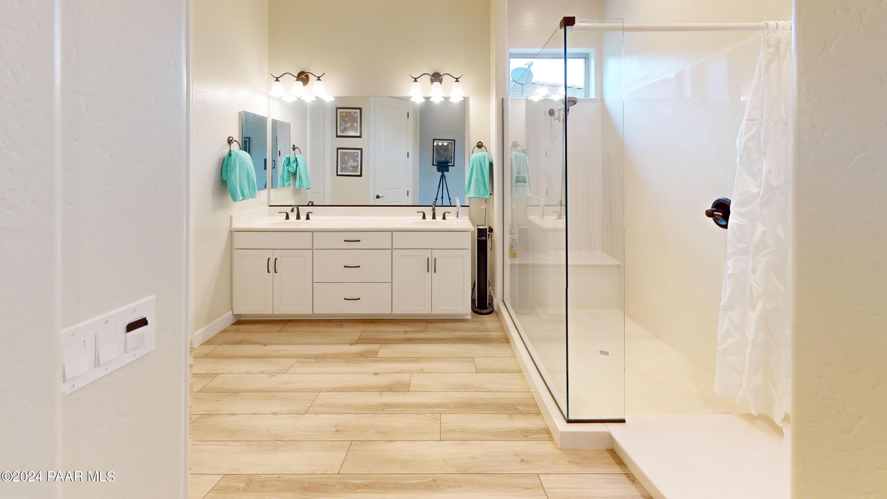 5349 Autumn Leaf Lane