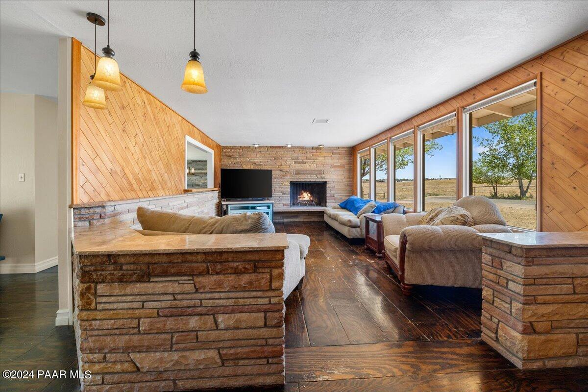 1267 Sierra Vista Drive