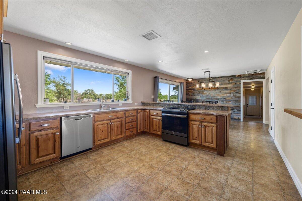 1267 Sierra Vista Drive