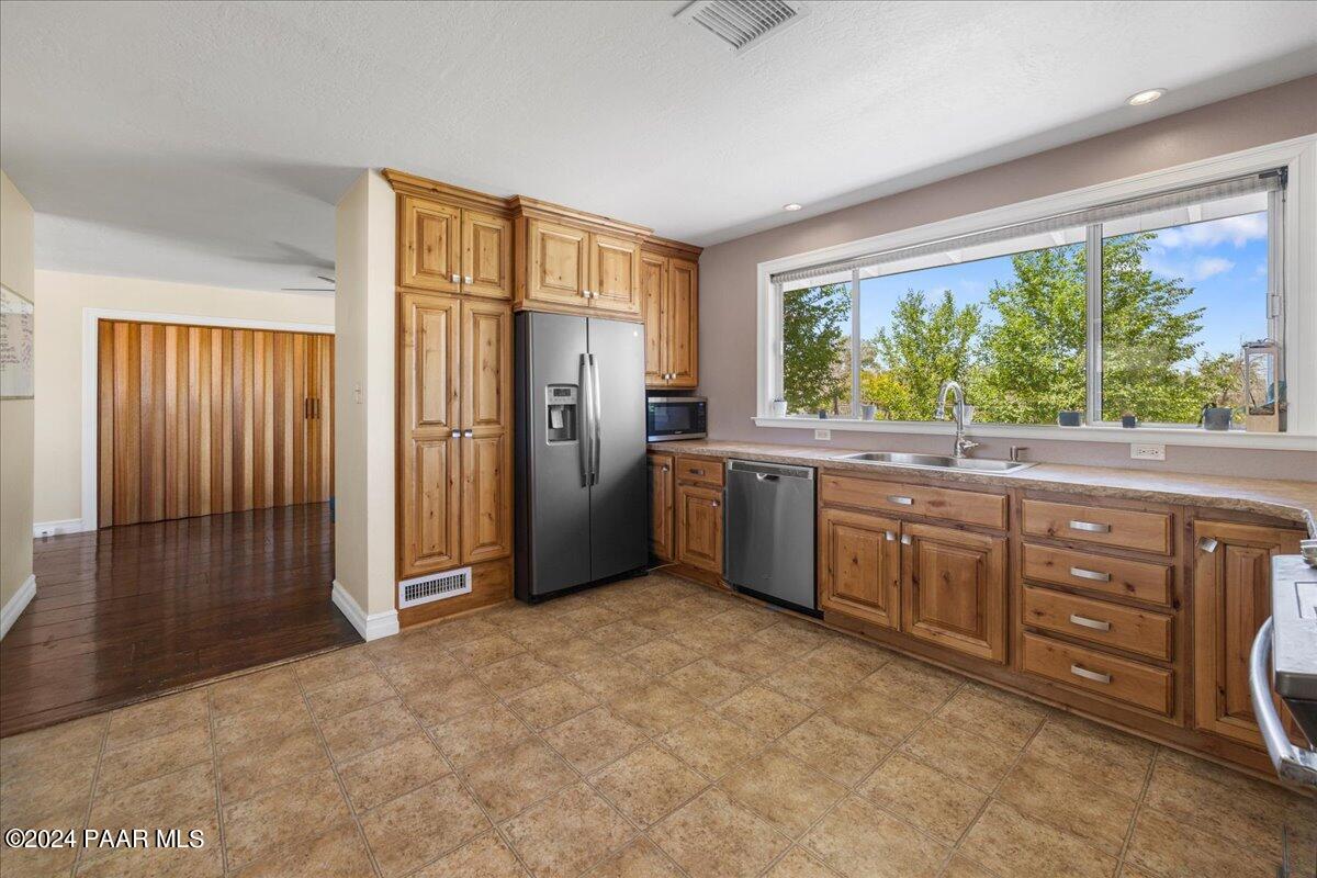 1267 Sierra Vista Drive