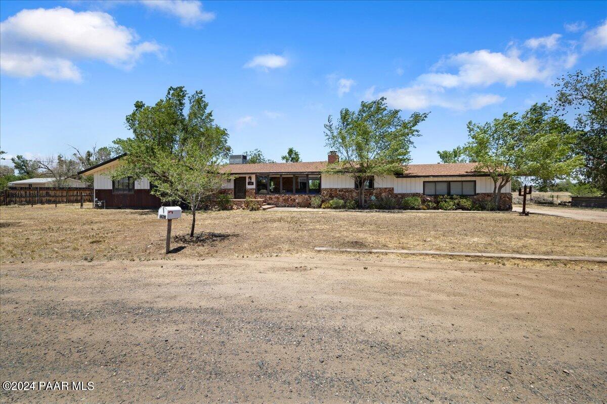 1267 Sierra Vista Drive