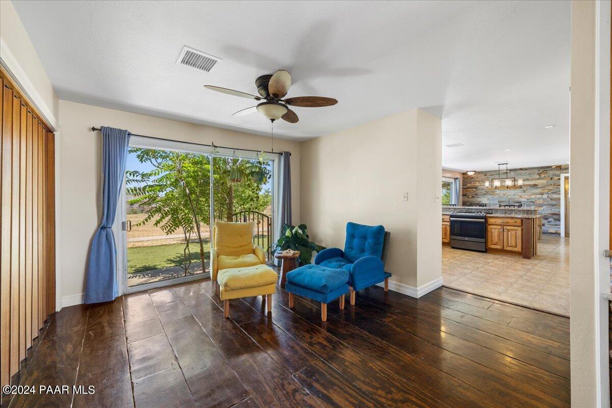 1267 Sierra Vista Drive